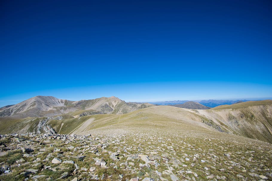 landscape photography of green and brown mountain, landscape photo of brown mountains under blue sky during daytime HD wallpaper