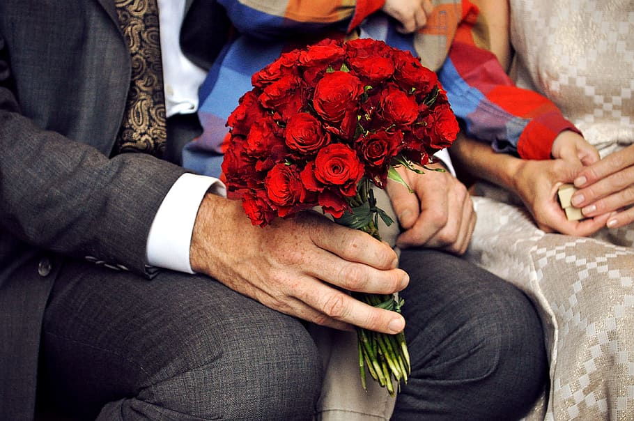 wedding, bouquet, red, white, hands, adult, flower, married HD wallpaper