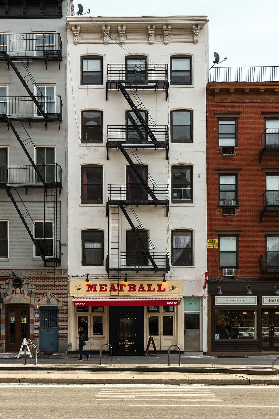 white painted building with meatball signage on front, building exterior HD wallpaper