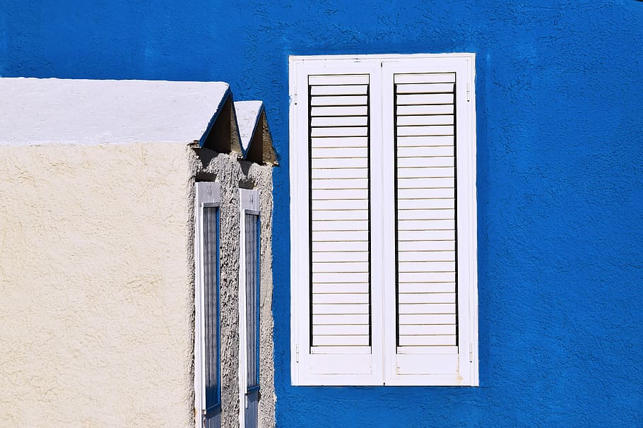 white louvered window illustration, white wooden window on blue building HD wallpaper