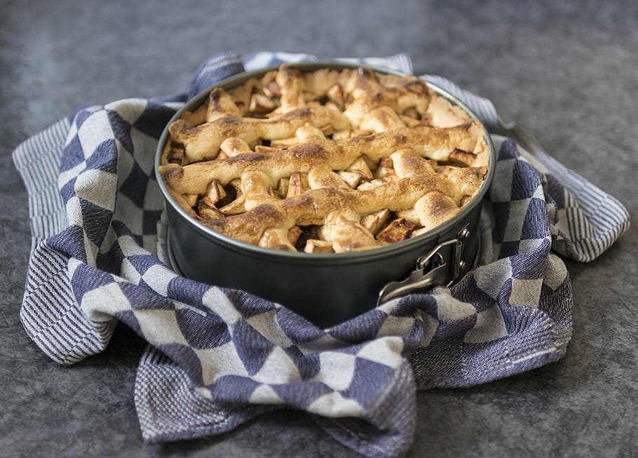 baked pie, apple pie, cake, party, pastry, sweet, tasty, domesticity HD wallpaper