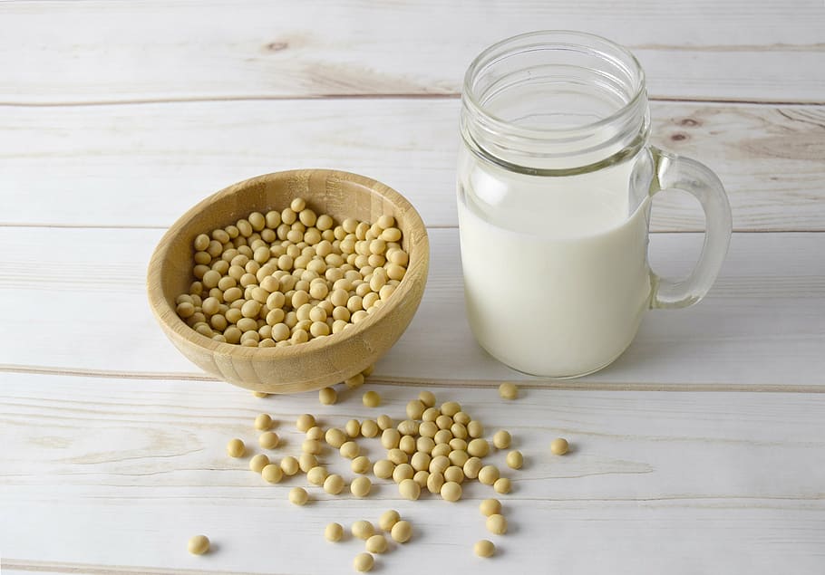 milk filled clear glass jar mug beside brown bowl, soy milk, soybean, HD wallpaper