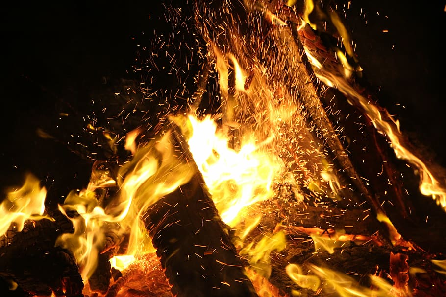 flame, fire, campfire, night, tabitha, night view, ashes, charcoal HD wallpaper