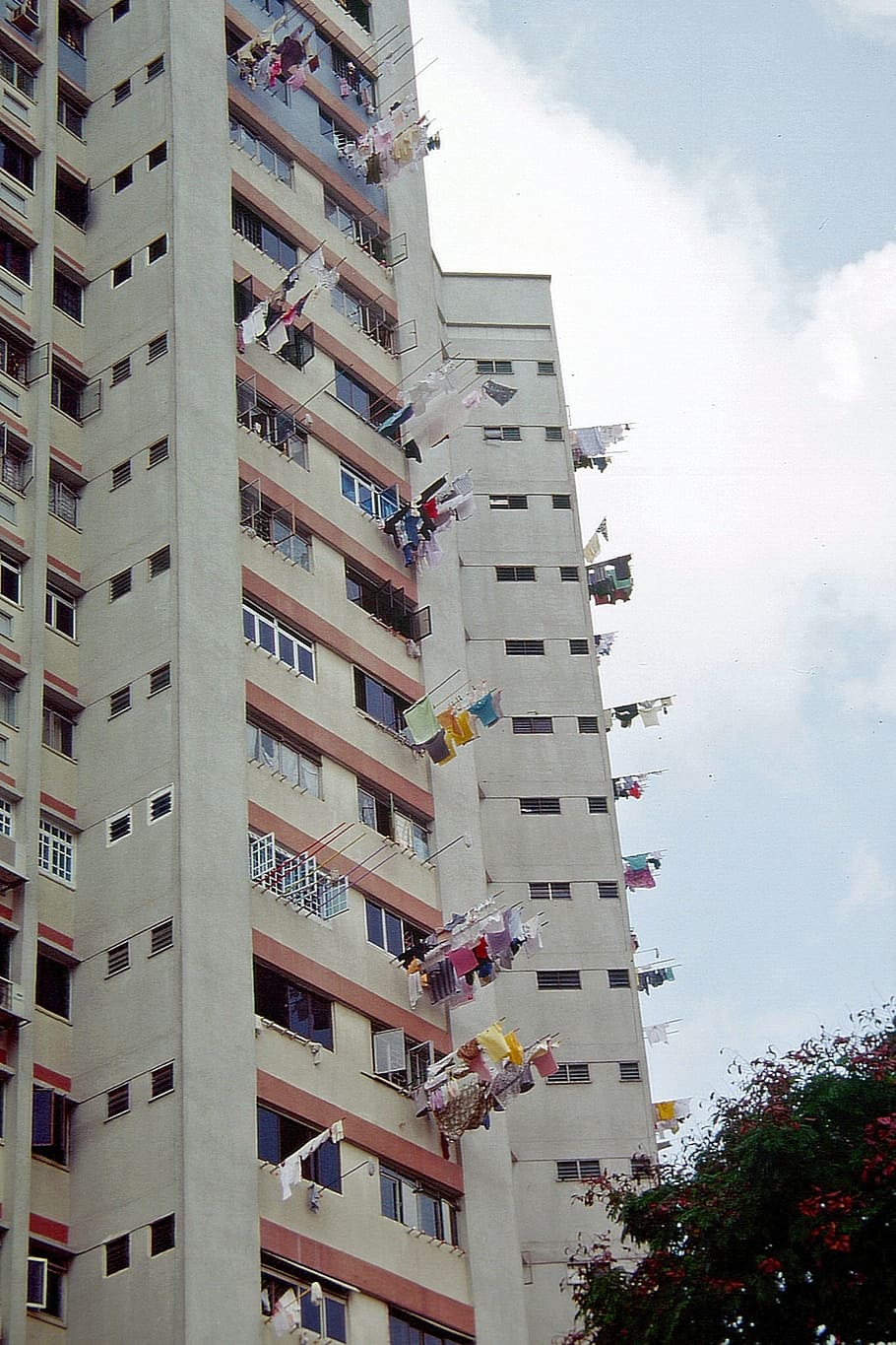 laundry, skyscraper, clotheslines, hang, dry laundry, garments HD wallpaper