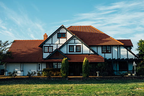 white and brown house during daytime, white and brown wooden house panoramic photo HD wallpaper