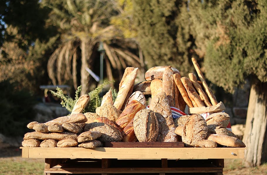 bread, food, fresh, bakery, wheat, tree, wood - material, focus on foreground HD wallpaper