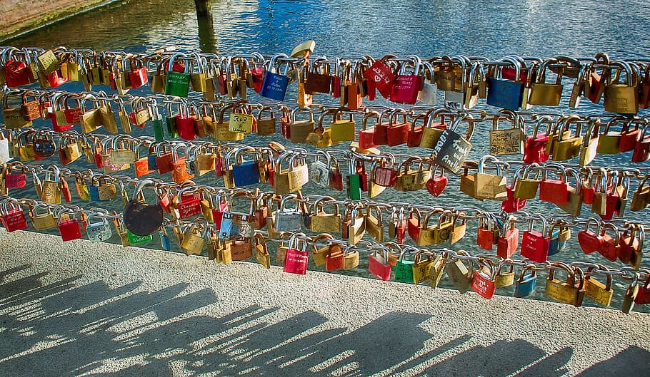 Love Locks, Bridge, Padlock, Lübeck, symbol, outdoors, sea HD wallpaper