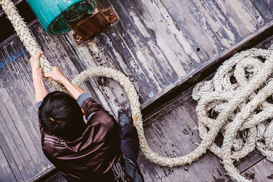 pulling rope boat