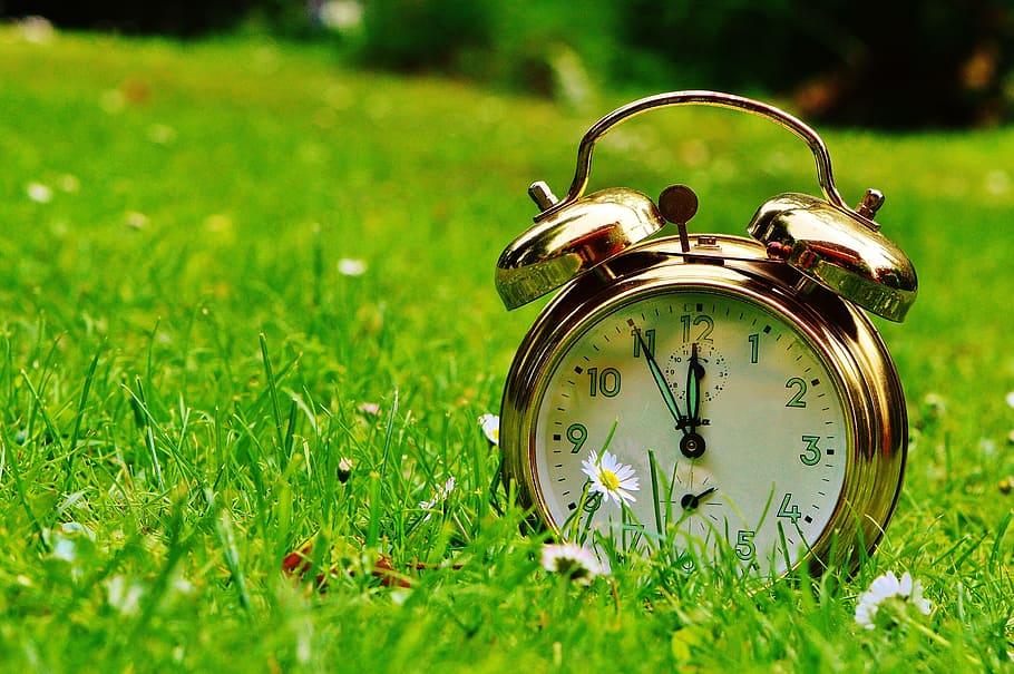 gold analog alarm clock reading time at 11:55, the eleventh hour, HD wallpaper