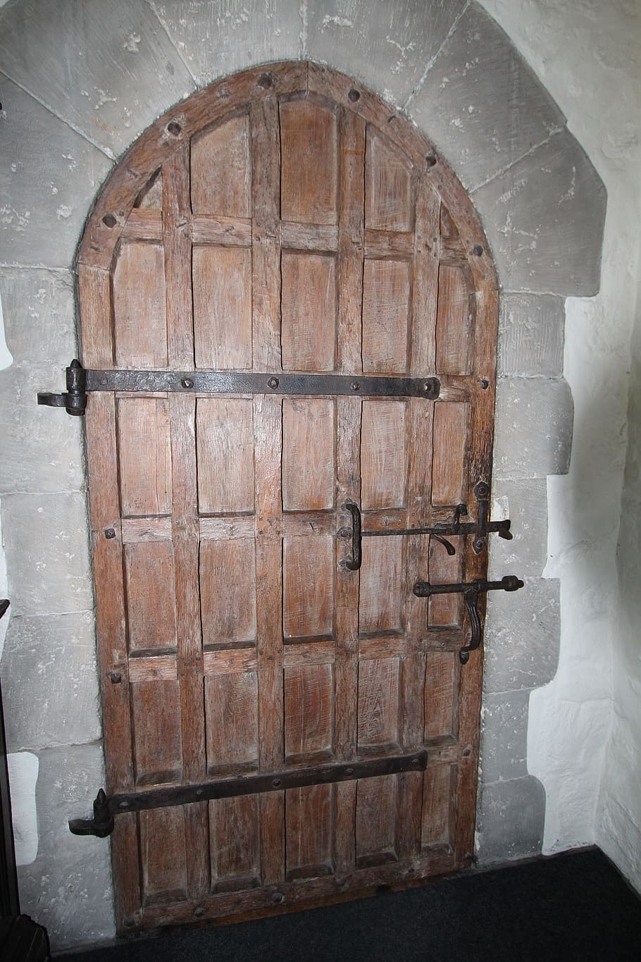 leeds castel, castle, left, keller, door, oak, indoors, no people HD wallpaper