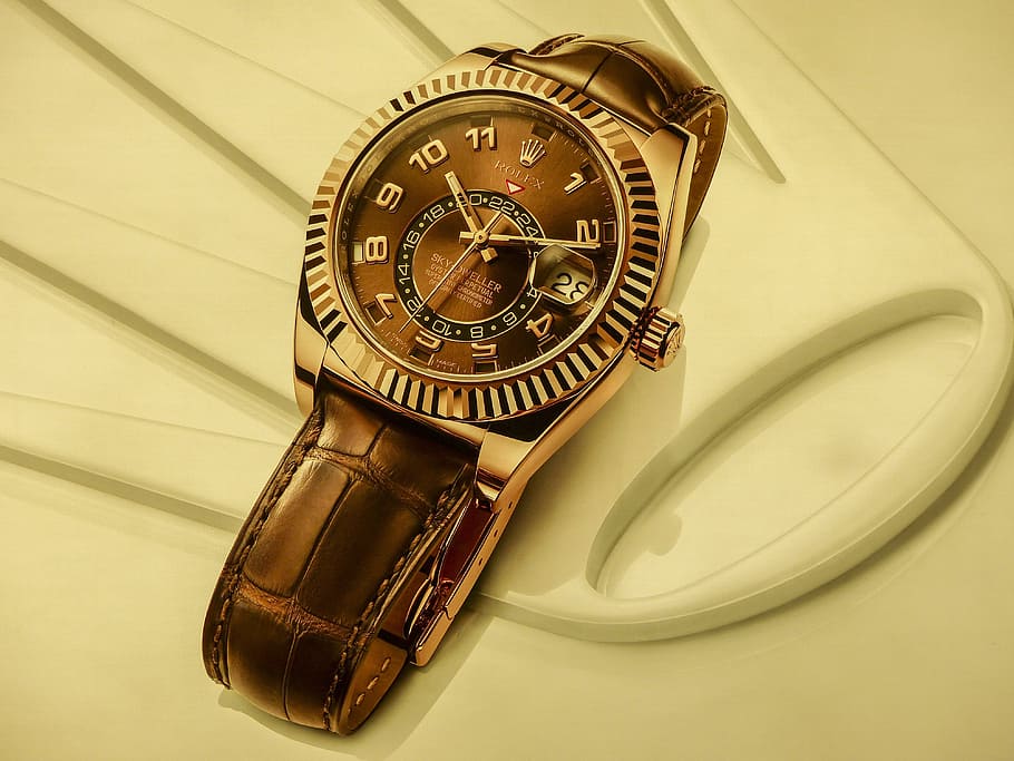ĐỒNG HỒ ROLEX ĐẮT TIỀN: Bạn là người thích sự hoàn hảo, tinh tế và thể hiện đẳng cấp của mình? Đồng hồ Rolex đắt tiền chính là lựa chọn hoàn hảo dành cho bạn. Với thiết kế sang trọng, chất liệu cao cấp và sự hoàn hảo trong từng chi tiết, chiếc đồng hồ này sẽ trở thành kho báu của bộ sưu tập đồng hồ của bạn. 