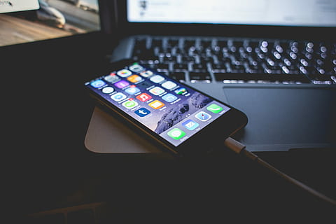 iPhone 6 Connected to iTunes, macbook, pro, technology, computer HD wallpaper