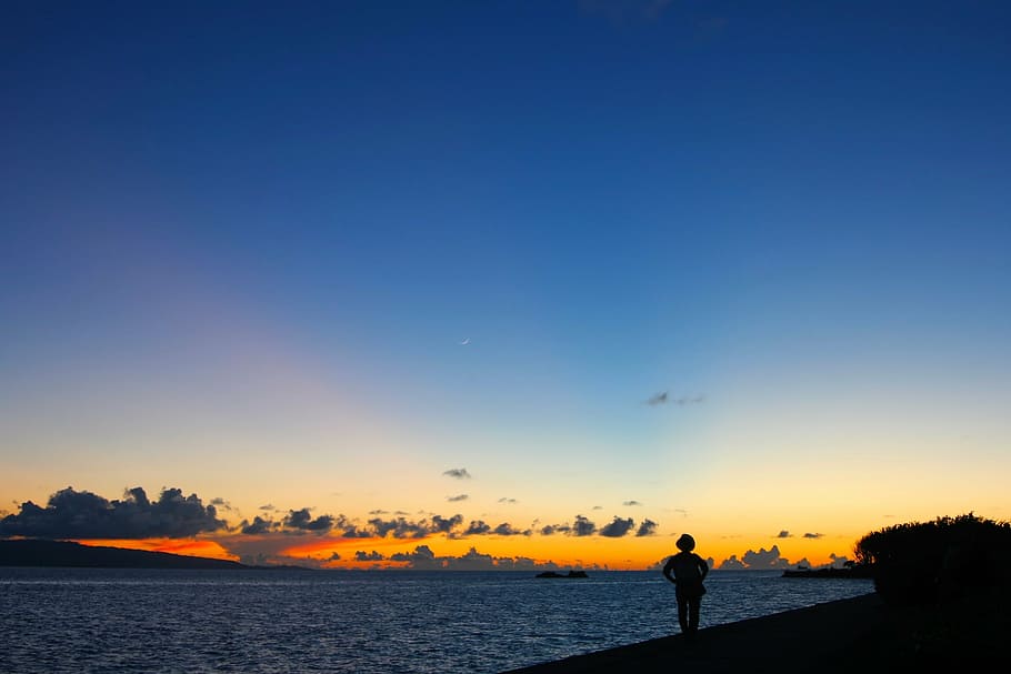 sunset, evening, nightfall, people, silhouette, sea, coast HD wallpaper