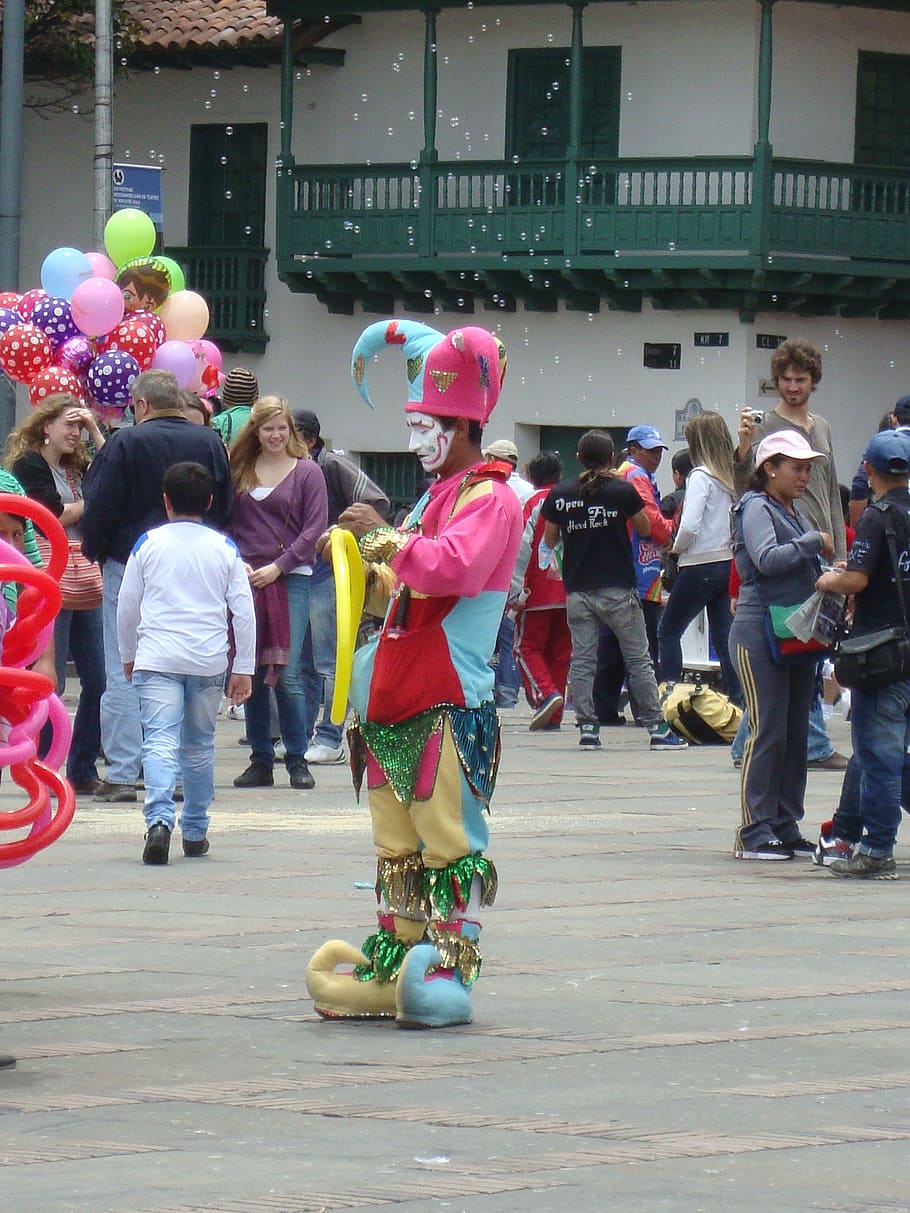 thinking, harlequin, work, plaza, sunday, bolivar, group of people HD wallpaper