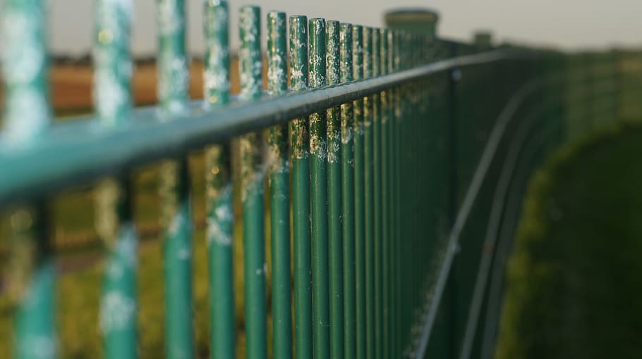 fence, green, endless, barrier, grid, border, fenced, imprisoned HD wallpaper