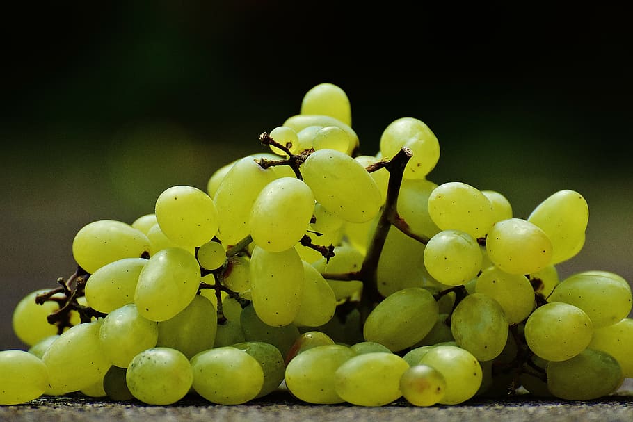 green grapes, plate, fruit, healthy, eat, food, ripe, food and drink HD wallpaper