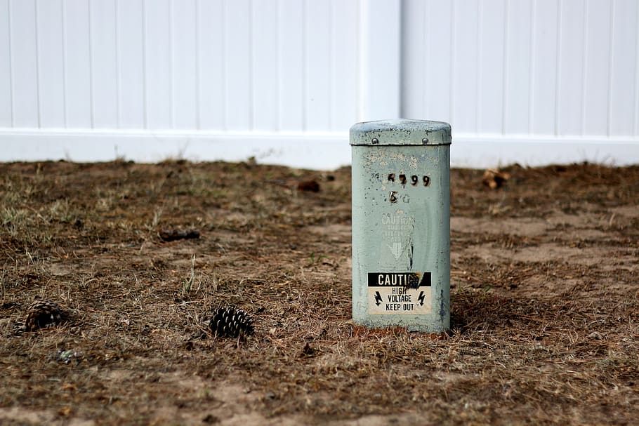 gray trash bin on brown grass, selective focus photo of rectangular gray metal container on ground HD wallpaper