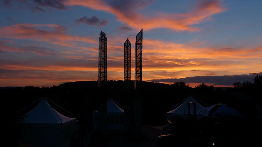columnar, steles, glass columns, art, artwork, modern art, sunset HD wallpaper