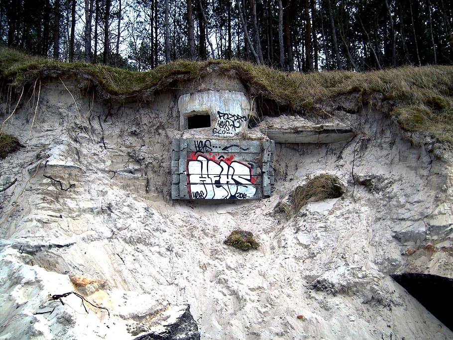 dunes, landscape, bunker, old, graffity, at the baltic sea HD wallpaper