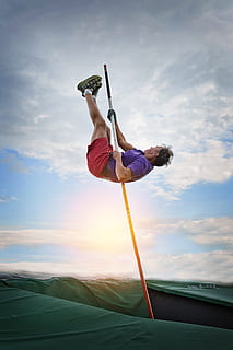 man holding pole bolt, pole vault, pole vaulting, sport, athlete HD wallpaper