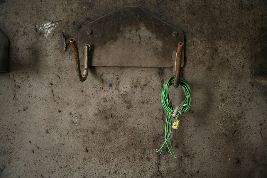 dirty, wall, broken, rust, concrete, rustic, rusty, wire, wall - building feature HD wallpaper