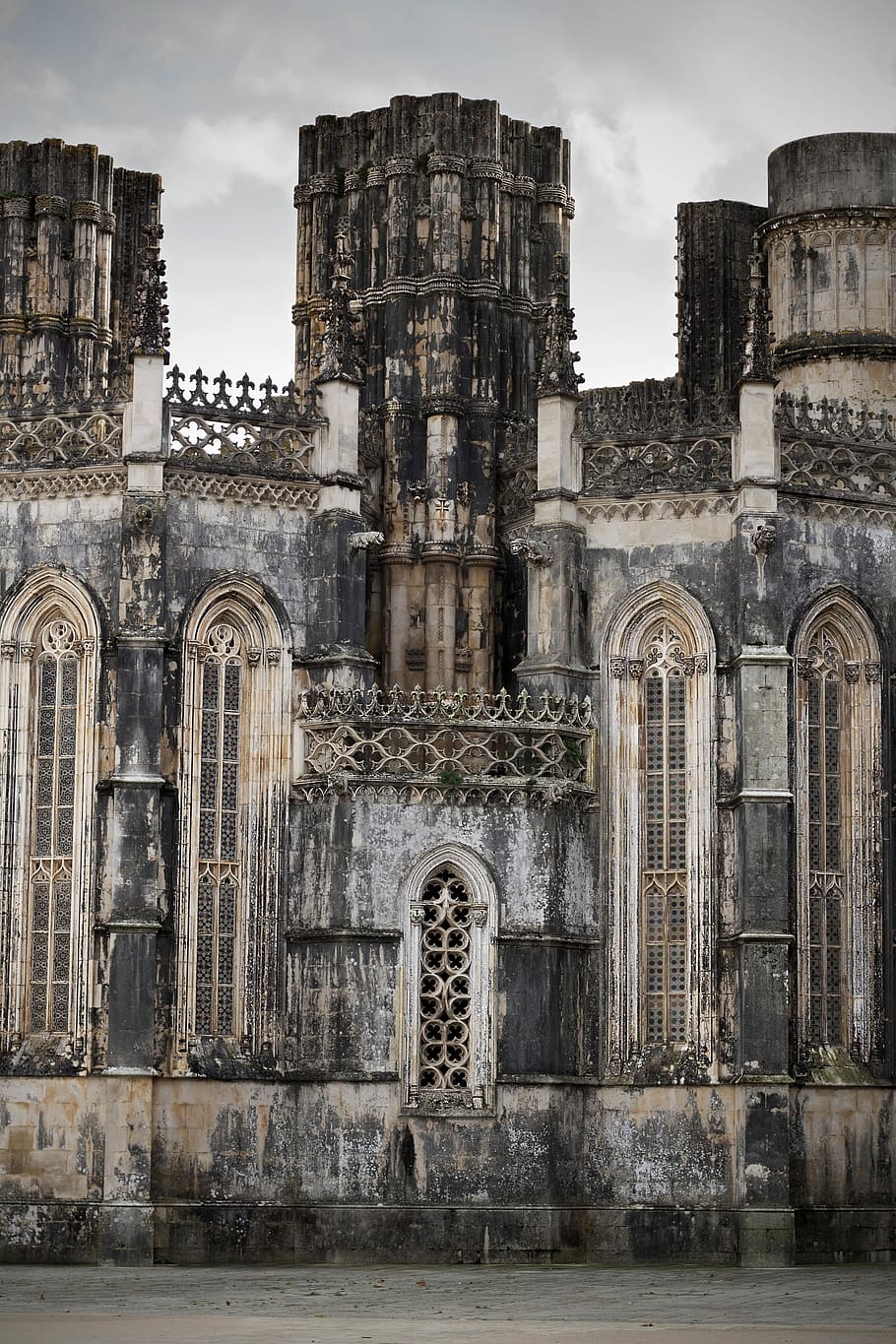 grey concrete house during daytime, architecture, church, famous Place HD wallpaper