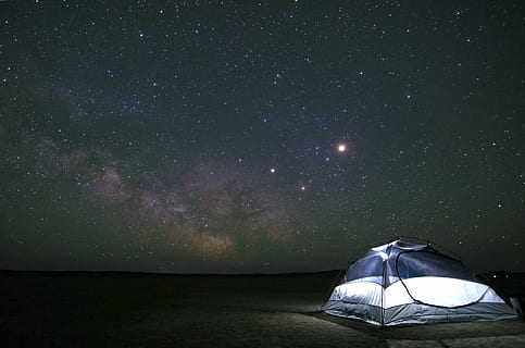 tent during night time, dome gray and white tent on desert during nighttime HD wallpaper