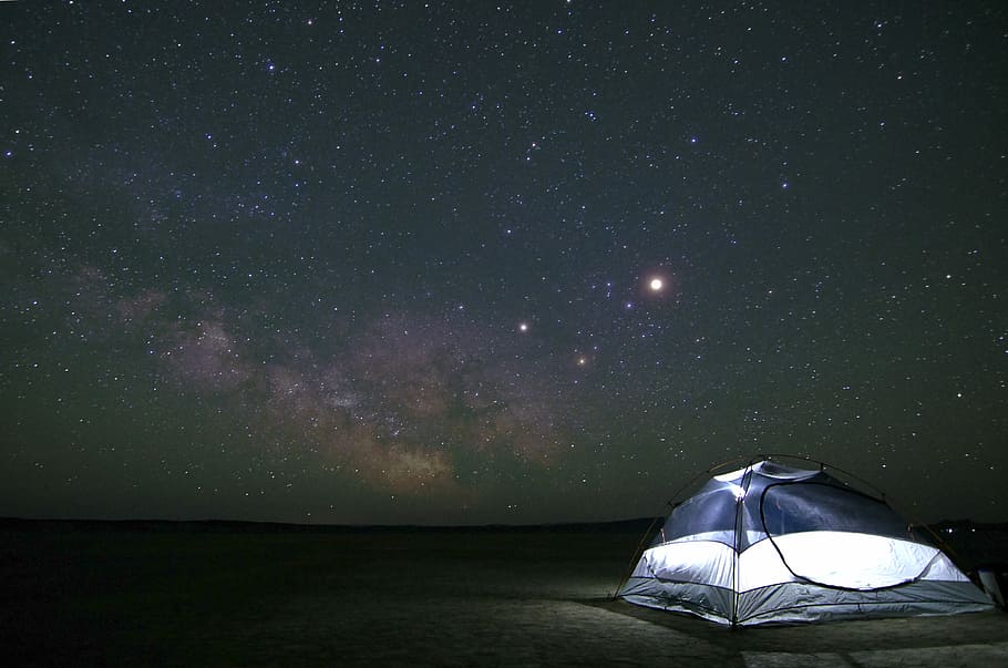 tent during night time, dome gray and white tent on desert during nighttime HD wallpaper