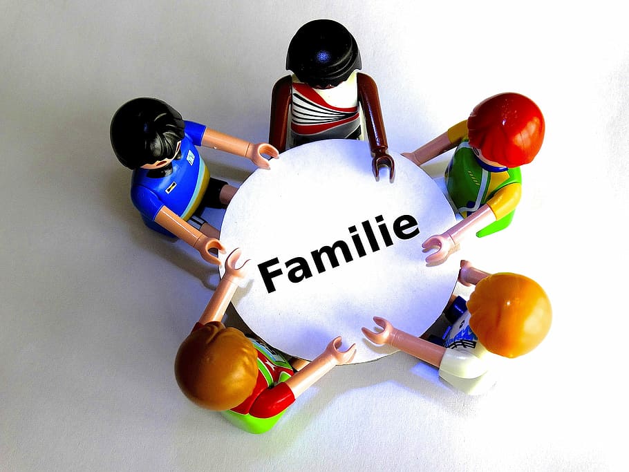 close-up photo of minifig toy gathering on table, Family, Playmobil, HD wallpaper