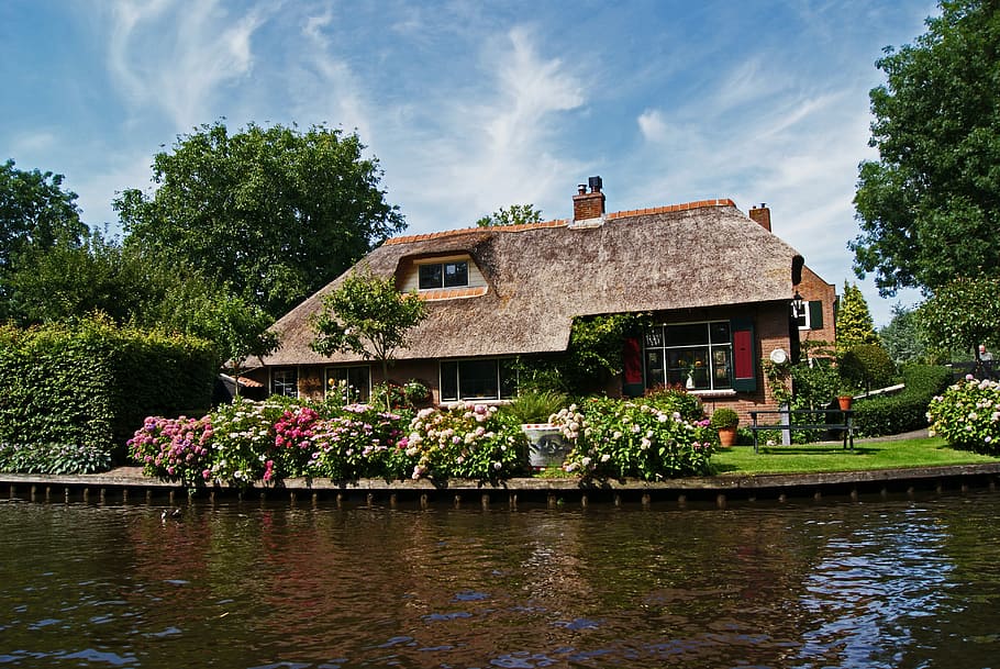 Giethoorn Vacation Homes and Apartments | Casamundo