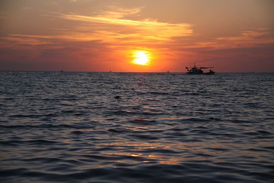 sea, glow, twilight, sunset, water, sky, orange color, scenics - nature HD wallpaper