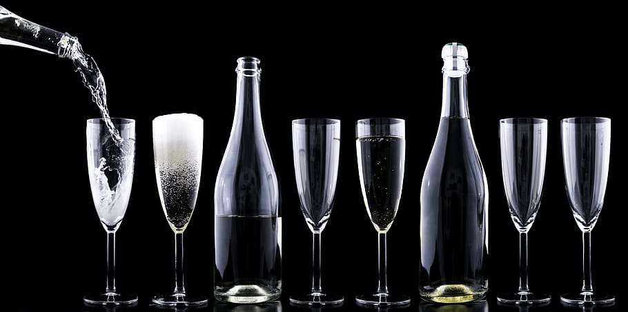 six cocktail glasses with two bottles, champagner, toasting, new year's eve, HD wallpaper