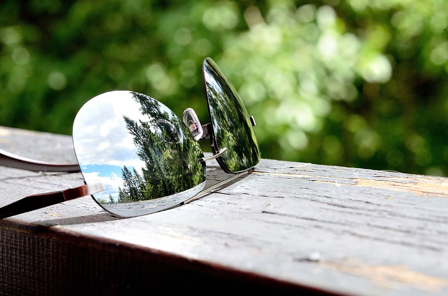 sunglasses, macro, reflection, bokeh, summer, wood - material HD wallpaper
