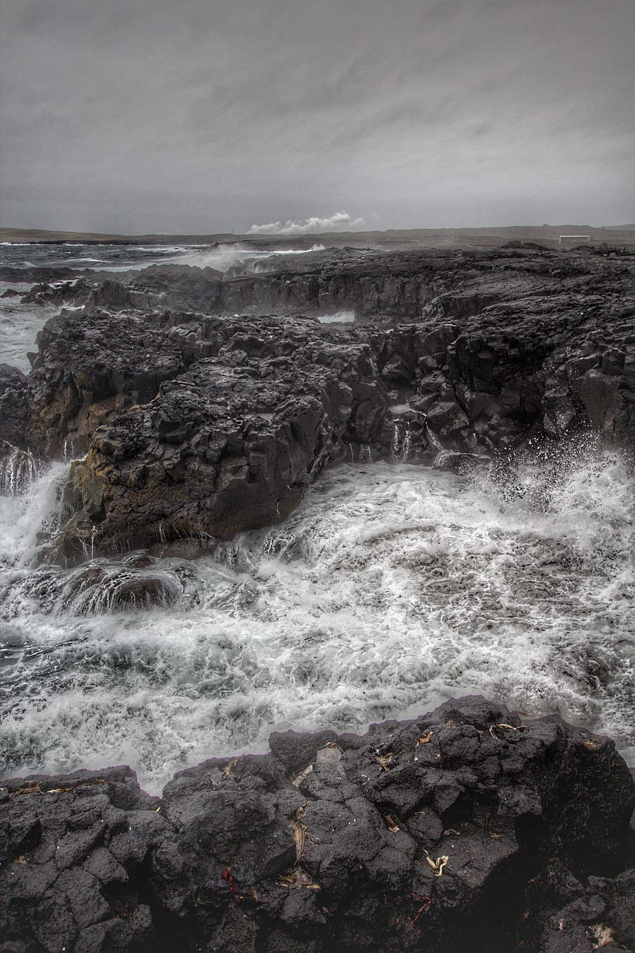 forward, sea, wave, cliff, lake, dark, gloomy, grey, dramatic HD wallpaper