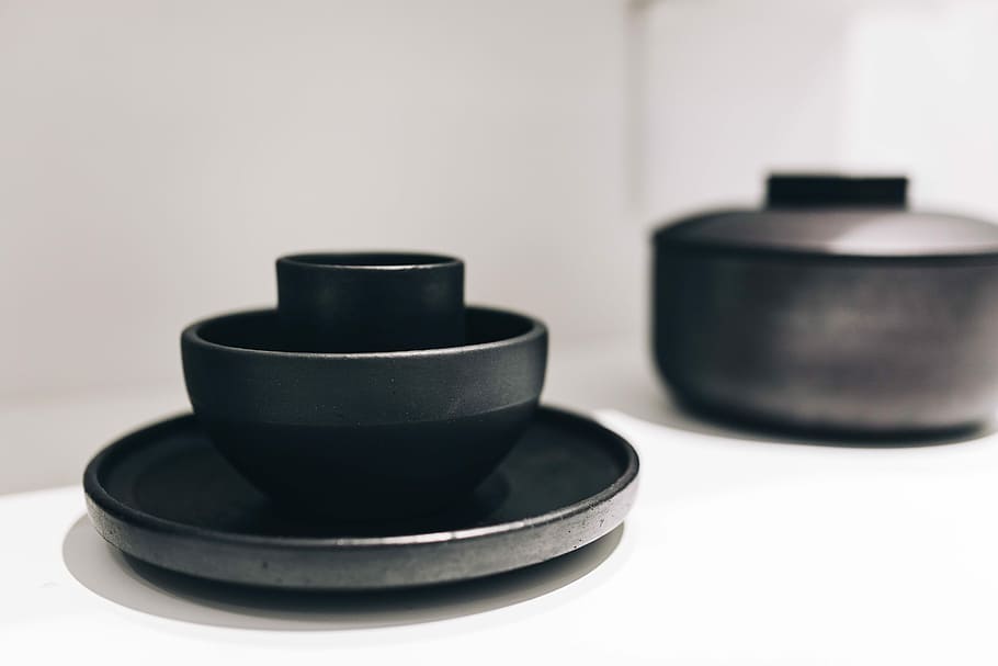 Collection of ceramic pottery, dishes, dishware, kitchenware HD wallpaper