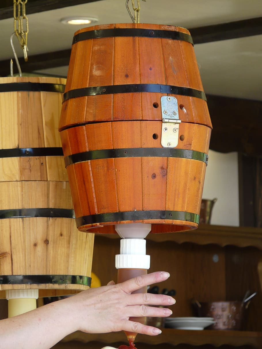 Barrel, Ketchup, Press, Squeeze Out, wooden barrels, human hand HD wallpaper