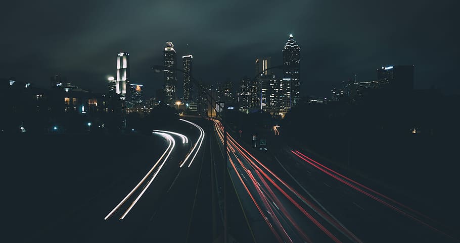 timelapse of road beside building, timelapse photography of city lights HD wallpaper