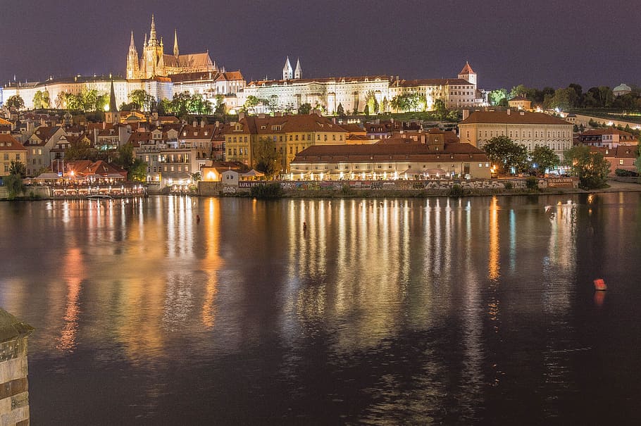 concrete building beside body of water, Prague Castle, Night, HD wallpaper