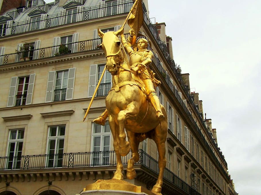 person riding horse gold statue near white building, Saint, Paris, HD wallpaper