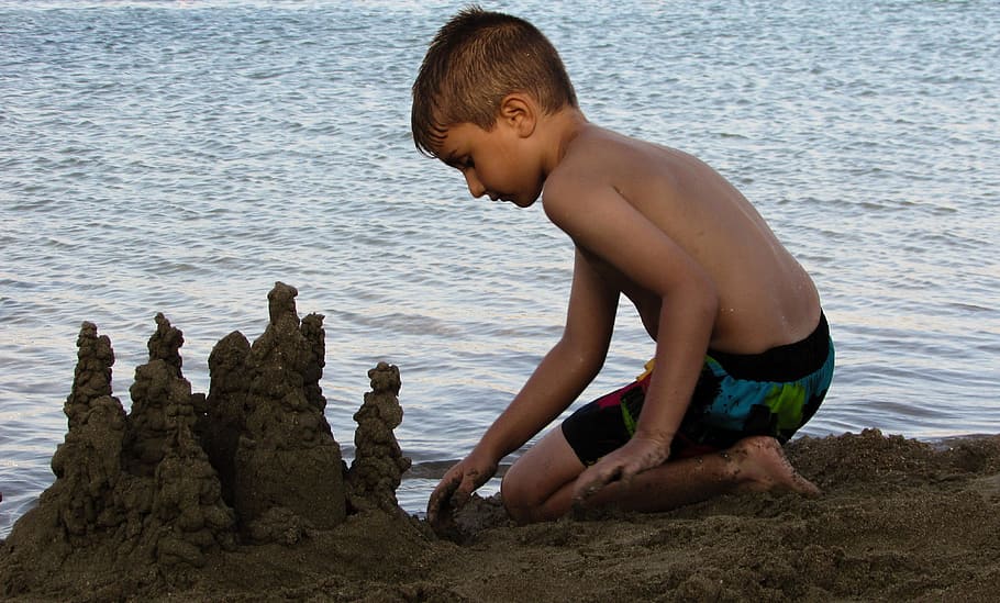 boy making sand castle on seashore, kid, playing, child, summer, HD wallpaper