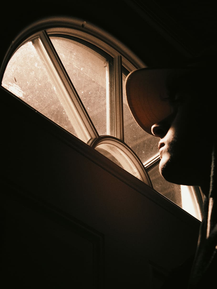 person looking outside room, man looking on a closed door, window HD wallpaper