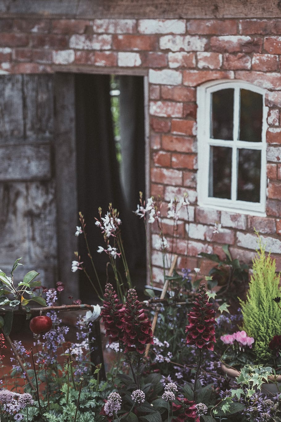 Country Garden, garden near brick house, building, old, wall HD wallpaper