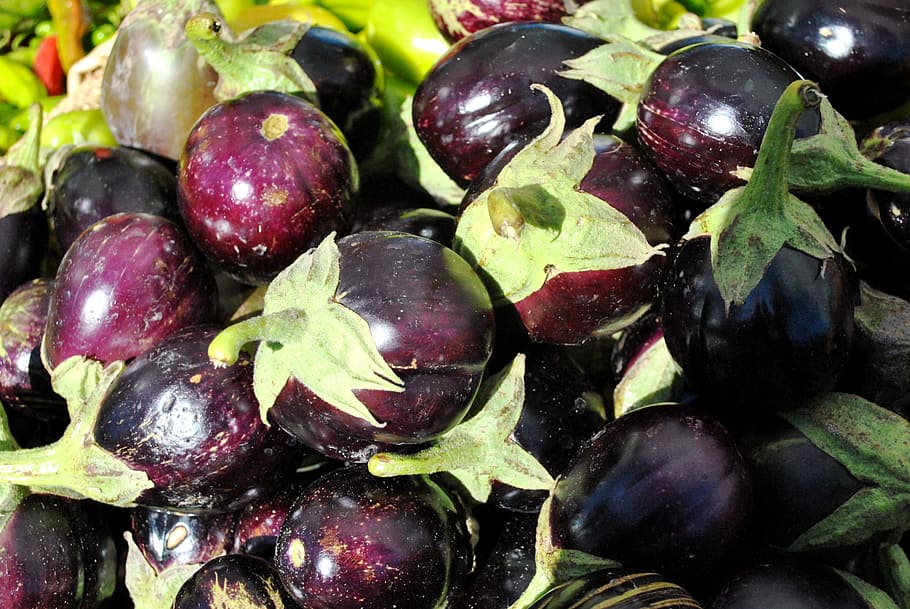 eggplants, vegetables, farmers market, purple, food, purple and green, HD wallpaper