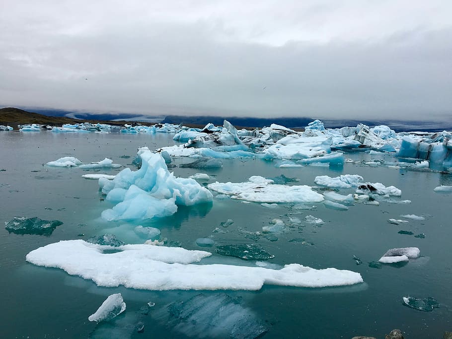 ice burg on body of water, landscape photography of body of water with ice HD wallpaper