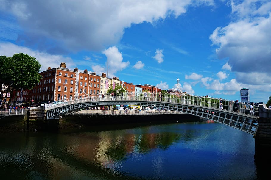 landscape photography of bridge and house, Ireland, Dublin, Ha'Penny Bridge, HD wallpaper