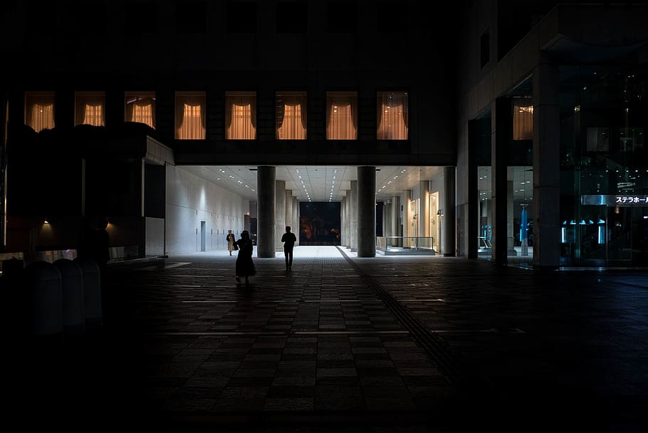 architecture, building, infrastructure, dark, people, walking HD wallpaper