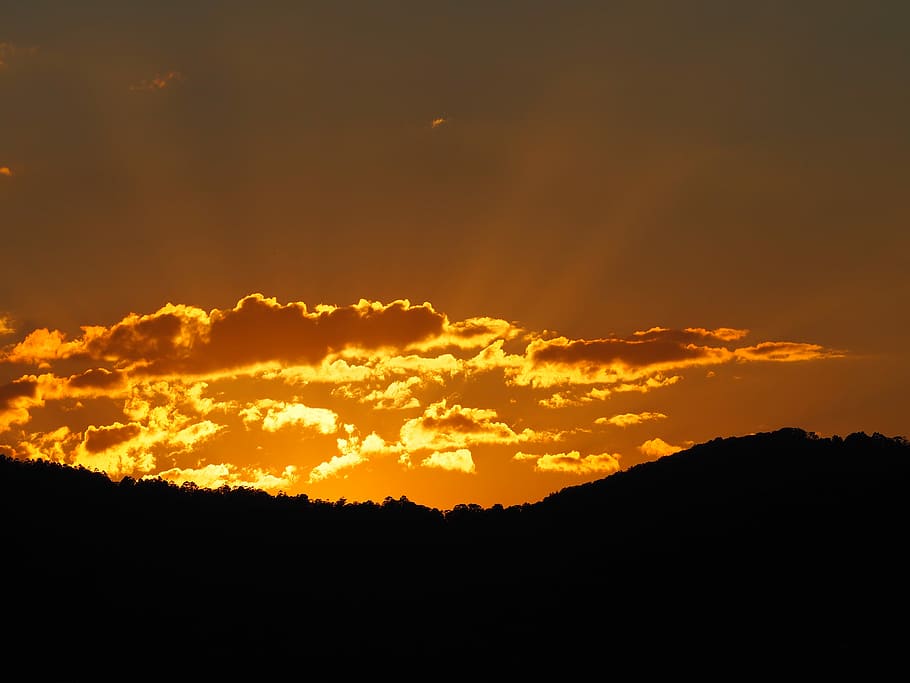 silhouette of mountain, silhouette of mountain during golden hour HD wallpaper