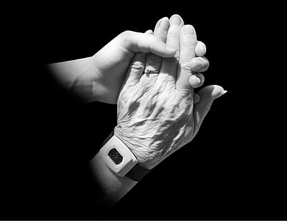 two hands holding each other, young, caring, friends, family HD wallpaper
