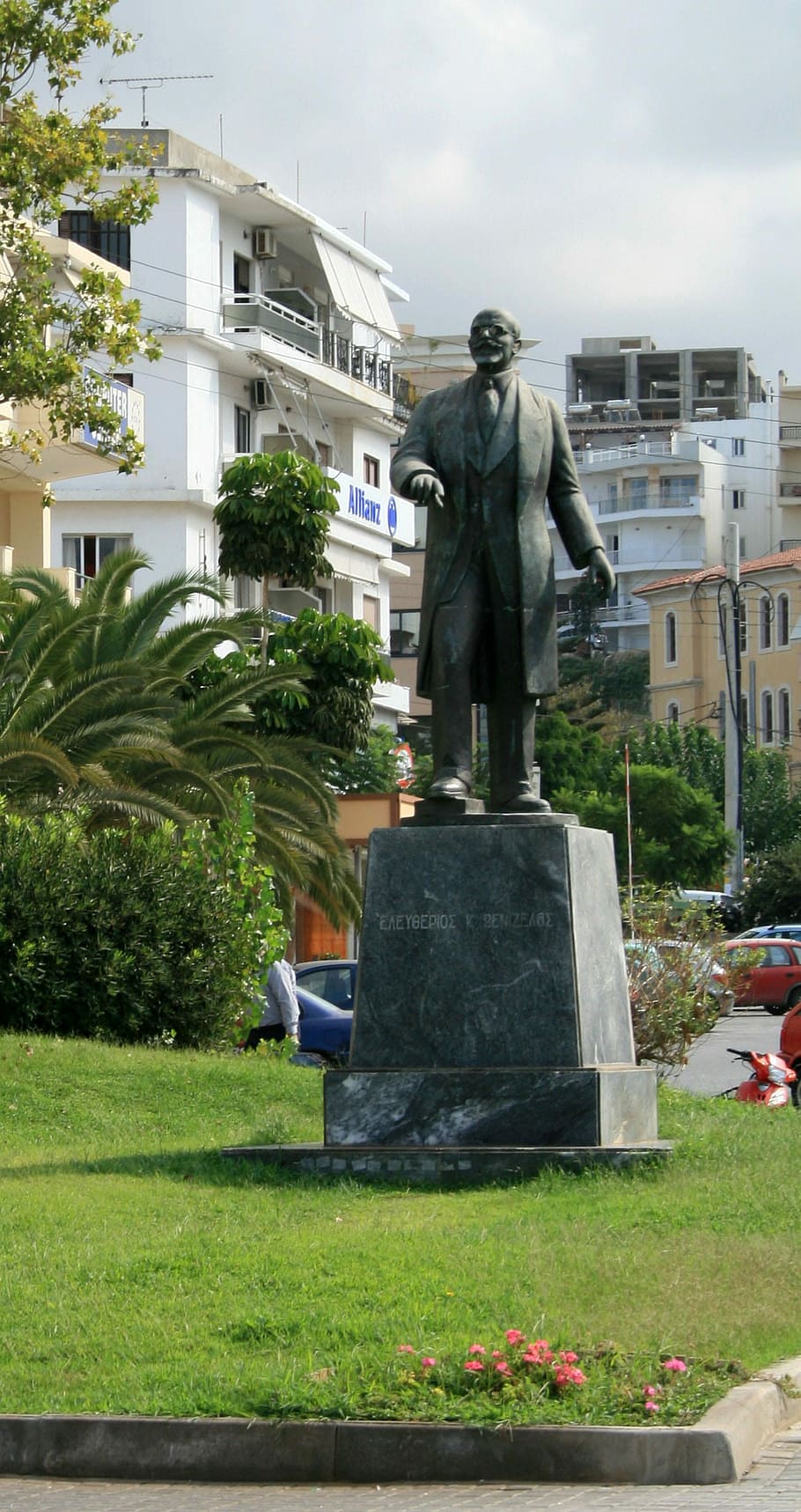 Eleftherios Venizelos statue in Rethymno, Greece, photos, monument