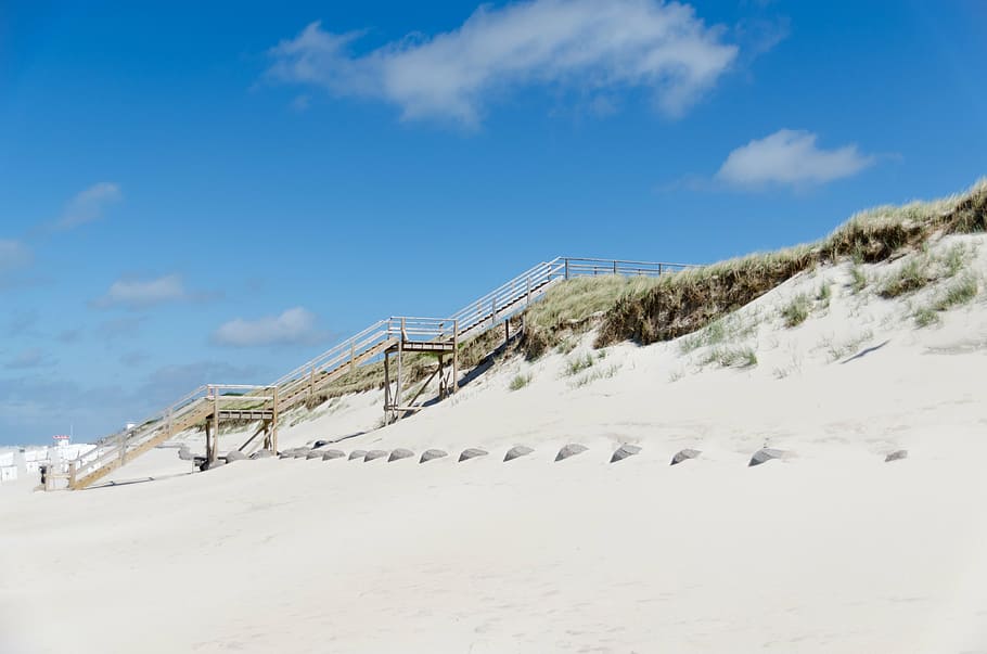 snowfield under stair, dune, wood, stairs, beach, westerland, HD wallpaper